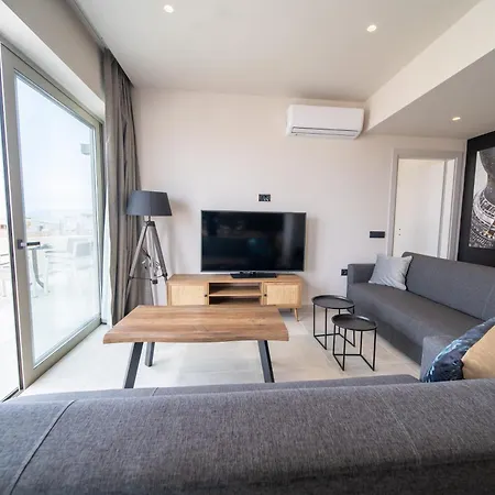 Grand House - Private Outdoor Jacuzzi - Sleeps 6 * 赫索尼索斯