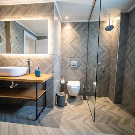 Grand House - Private Outdoor Jacuzzi - Sleeps 6 ヘルソニソス