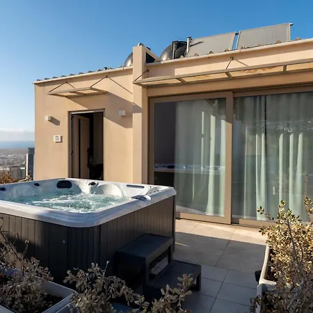 Grand House - Private Outdoor Jacuzzi - Sleeps 6 ヘルソニソス