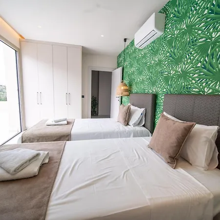 Grand House - Center - Sleeps 6 Holiday home