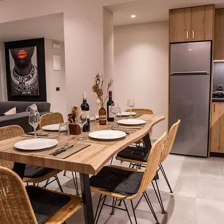 Grand House - Center - Sleeps 6 Holiday home *
