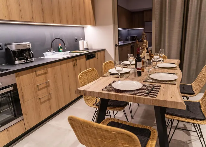 Grand House - Private Outdoor Jacuzzi - Sleeps 6 Σπίτι διακοπών Χερσόνησος