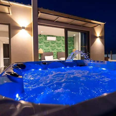 Hébergement de vacances Grand House - Private Outdoor Jacuzzi - Sleeps 6 Hersónissos