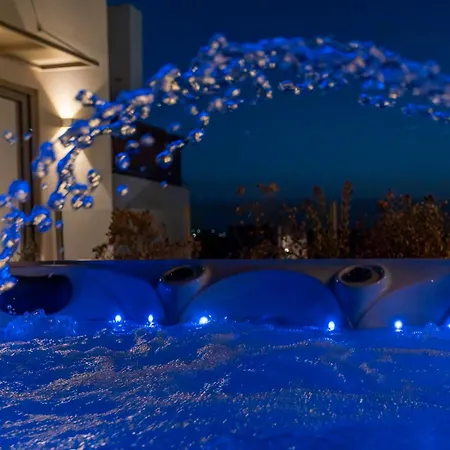 Grand House - Private Outdoor Jacuzzi - Sleeps 6 Casa vacanze Hersonissos (Crete)