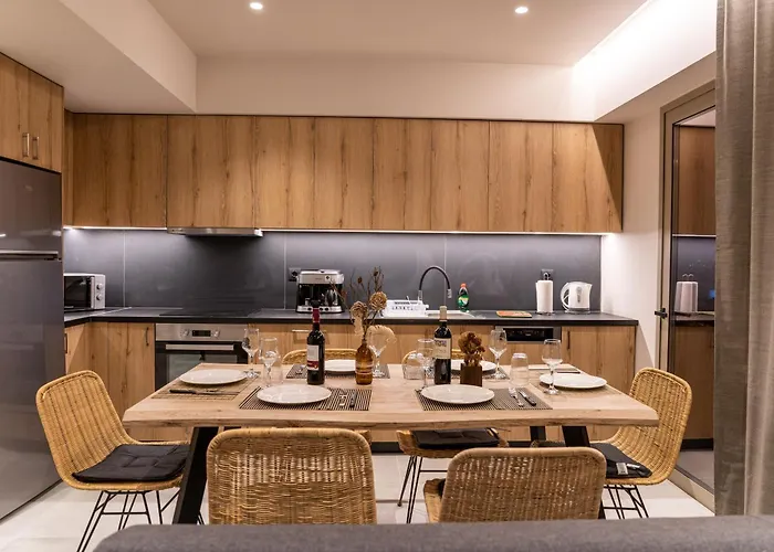 Grand House - Private Outdoor Jacuzzi - Sleeps 6 Prázdninový dům Hersonissos (Crete)