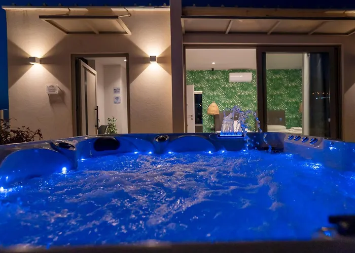 Grand House - Private Outdoor Jacuzzi - Sleeps 6 Prázdninový dům