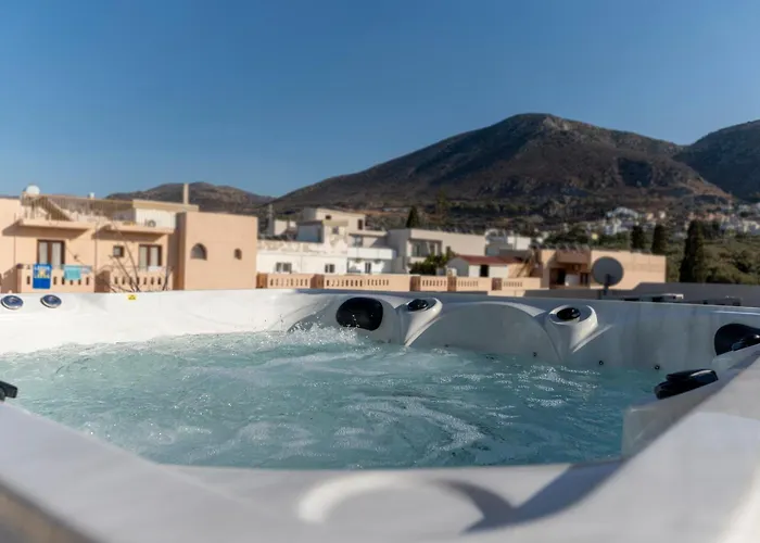 Grand House - Private Outdoor Jacuzzi - Sleeps 6 *
